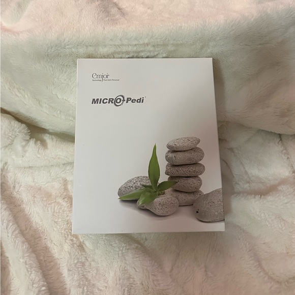 Emjoi Micro-Pedi Battery Op Callus Remover - Picture 1 of 4